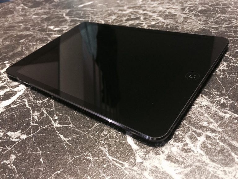 5 Quick Fixes for iPad Stuck on Apple Logo Issues
