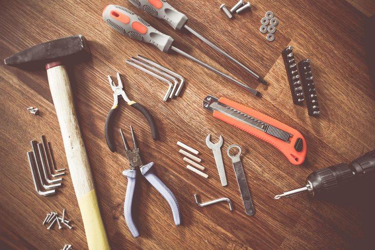 7 Essential Tools for DIY MacBook Repairs You Need Now