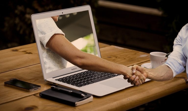 7 Reasons You Need an Online Virtual Assistant Today