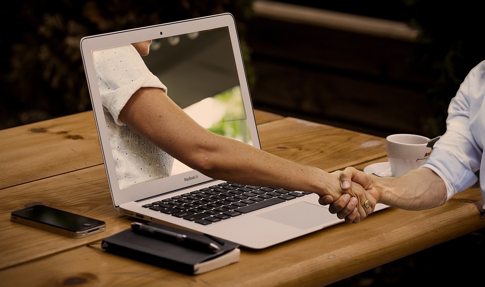 7 Reasons You Need an Online Virtual Assistant Today