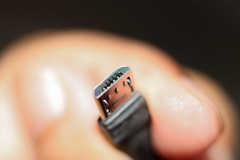 7 Signs Your Android Needs a Charging Port Repair Now!