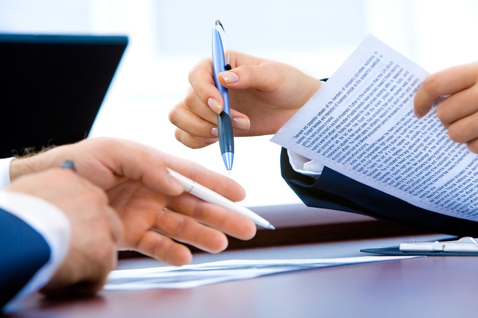 7 Ways Smart Contracts Are Transforming Business Today