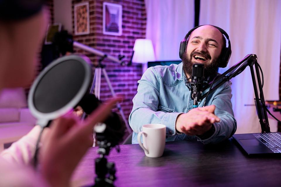 Mastering the Art of Online Content Creation: Tips from Industry Experts